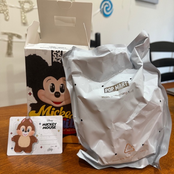 POP MART Cute Together Keychain Chip - Picture 1 of 1